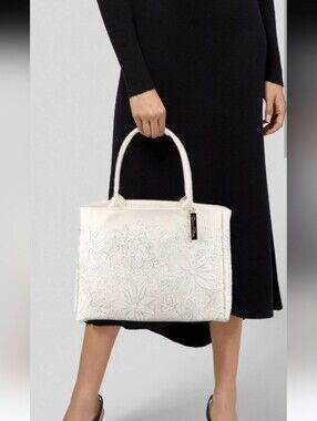 Oscar De La Renta/Neiman Marcus Beige Floral Canvas Embroidered Tote Bag